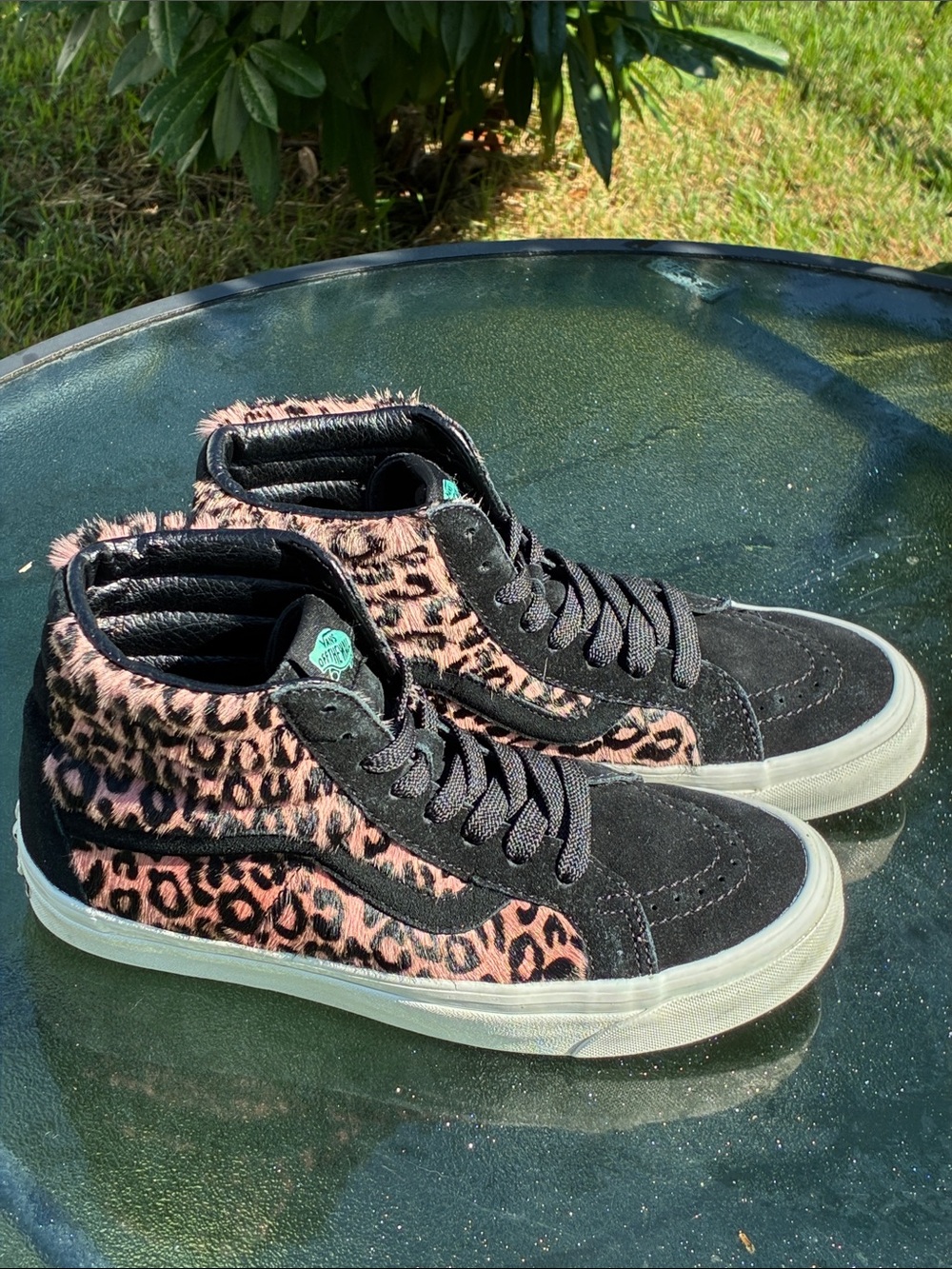 Vans Women's High-Top Sneakers in Black with Pink Leopard Print & Black Suede, 8 - Picture 2 of 7